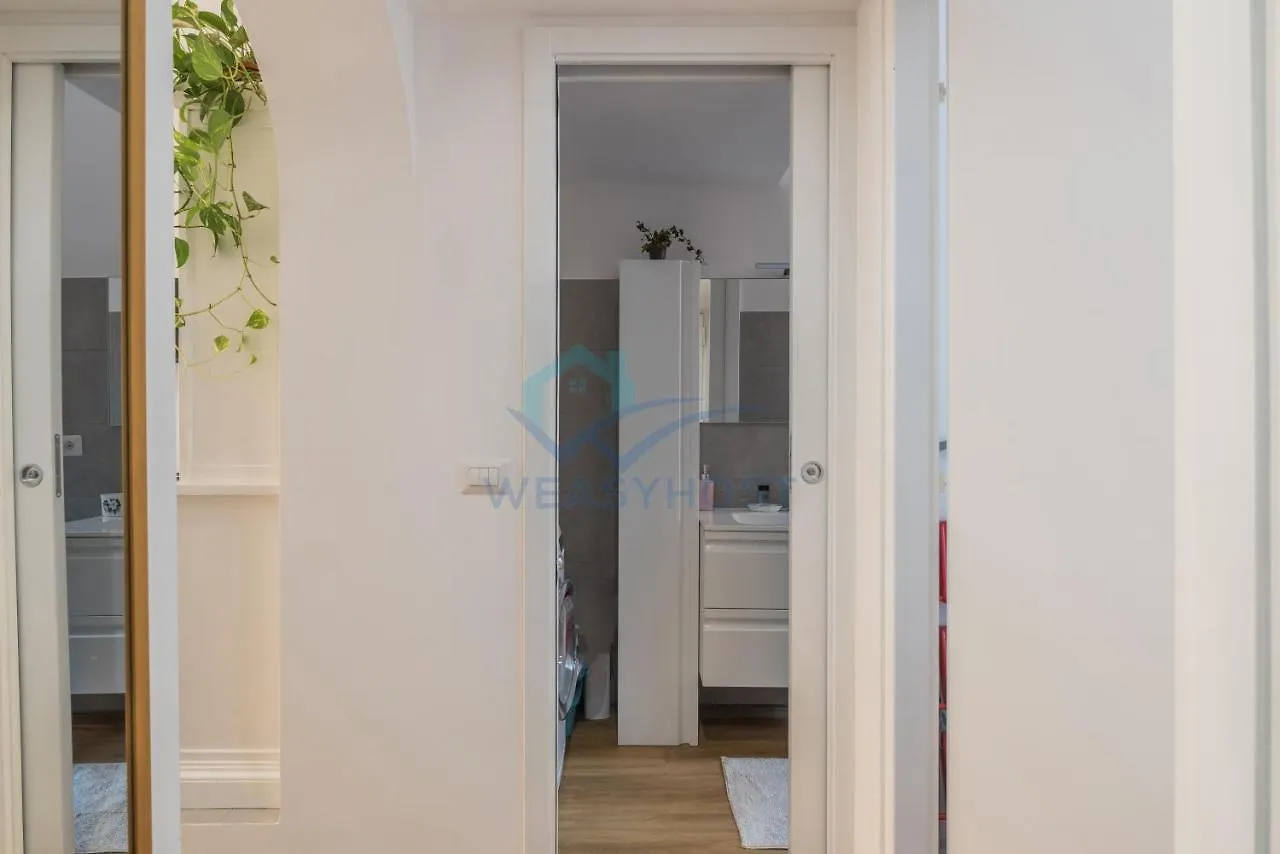Refined Cozy Nest In Vatican Rome Italy